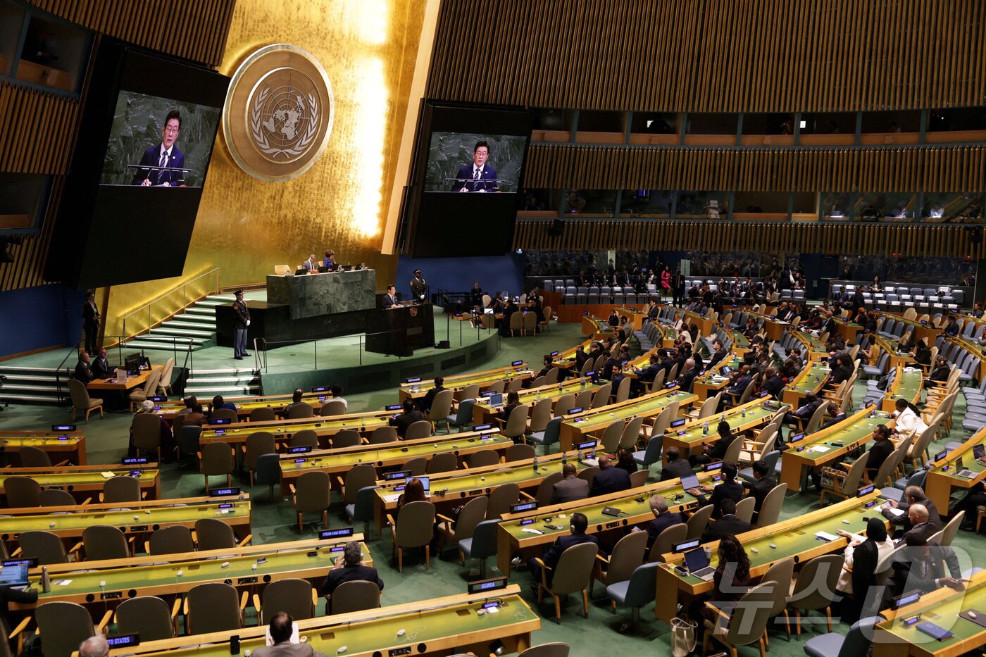본문 이미지 - 이재명 대통령이 23일&#40;현지시간&#41; 미국 뉴욕 유엔 본부에서 열린 제80차 유엔 총회에서 기조연설을하고 있다. ⓒ 로이터=뉴스1