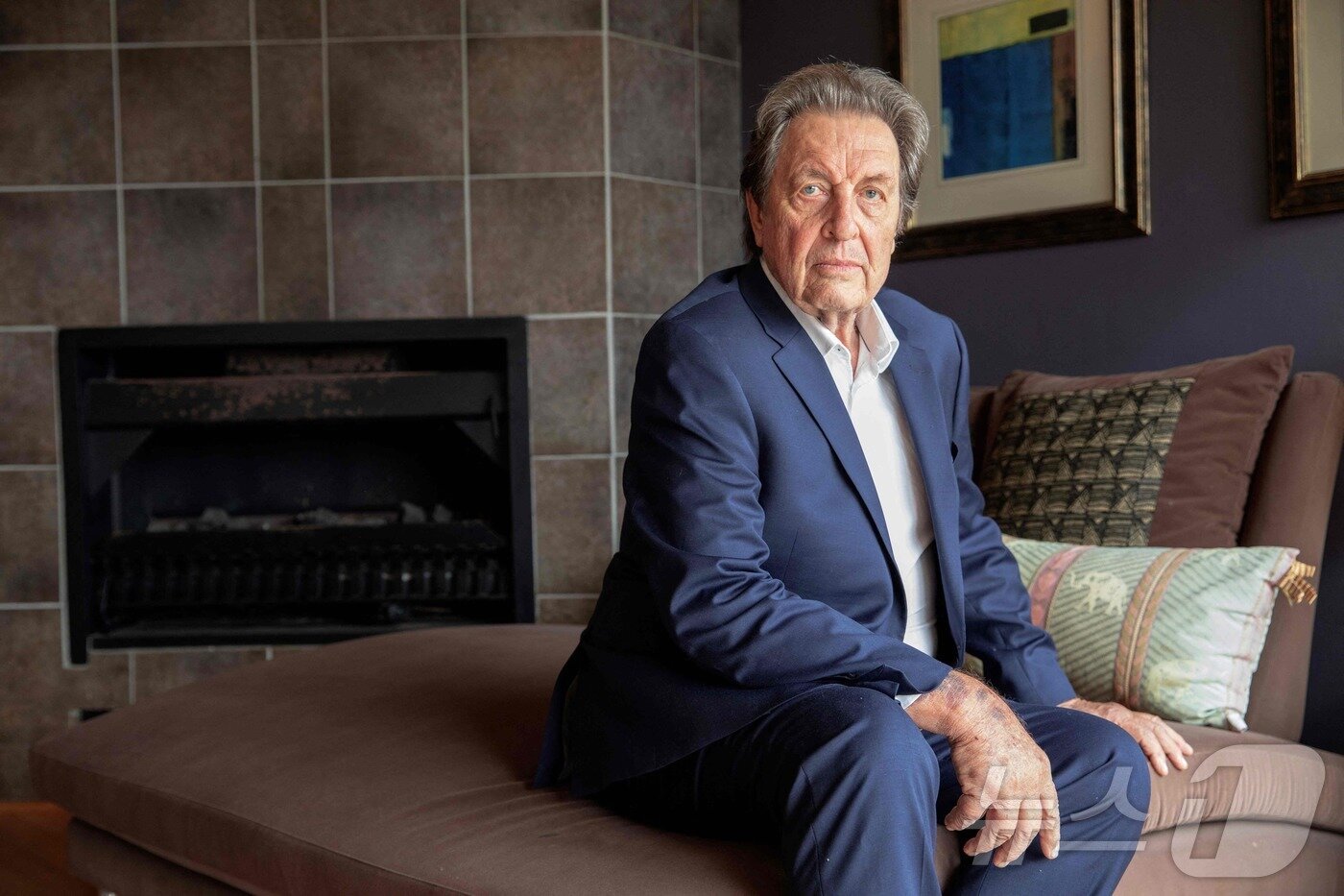 본문 이미지 - 일론 머스크의 아버지인 에롤 머스크가 2022년 5월 26일, 남아프리카공화국 랑게반에 위치한 자택에서 포즈를 취하고 있다.2022.05.26.ⓒ AFP=뉴스1