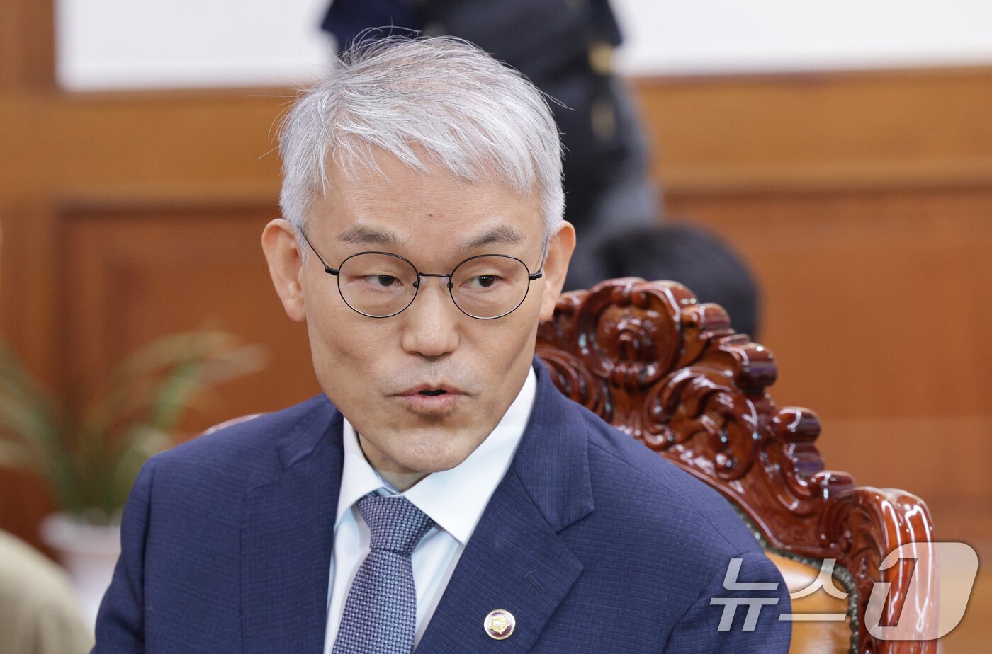 본문 이미지 - 천대엽 법원행정처장이 지난 9월 24일 서울 여의도 국회를 찾아 우원식 국회의장을 예방하고 있다./뉴스1 ⓒ News1 신웅수 기자