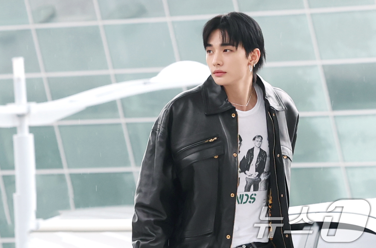 (인천공항=뉴스1) 권현진 기자 = 스트레이 키즈 현진이 해외 일정을 위해 24일 오전 인천국제공항을 통해 밀라노로 출국하고 있다. 2025.9.24/뉴스1