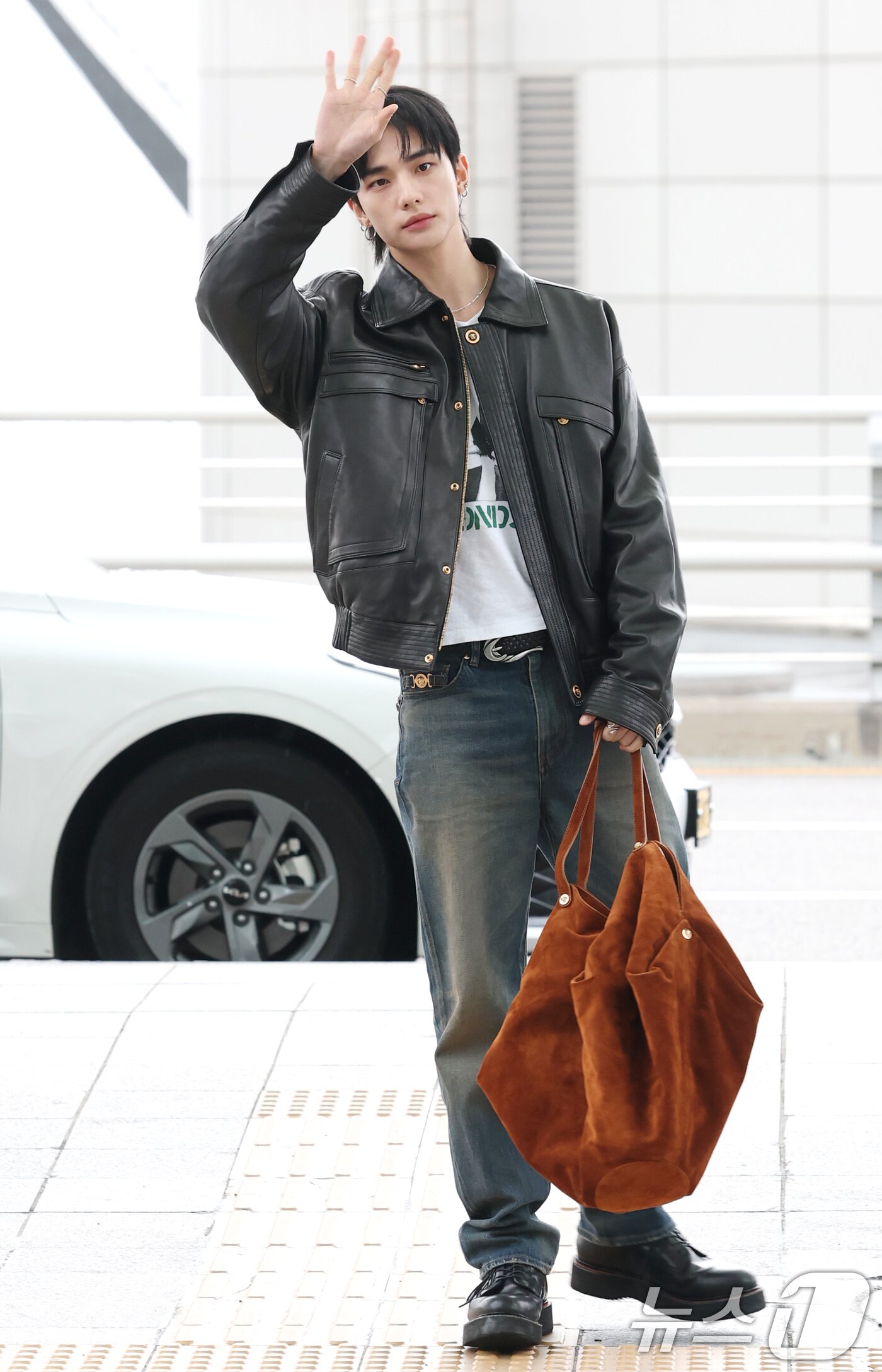 현진, 스테이 안녕?