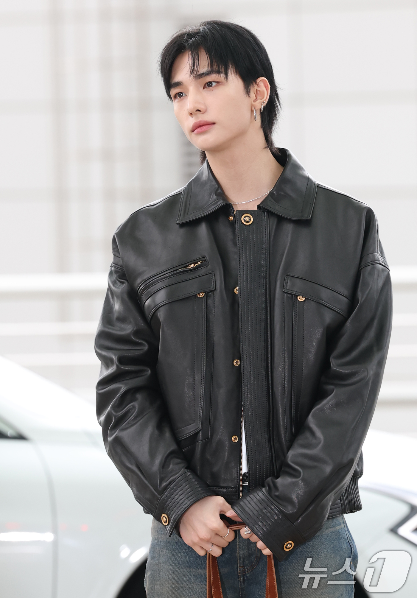 (인천공항=뉴스1) 권현진 기자 = 스트레이 키즈 현진이 해외 일정을 위해 24일 오전 인천국제공항을 통해 밀라노로 출국하고 있다. 2025.9.24/뉴스1