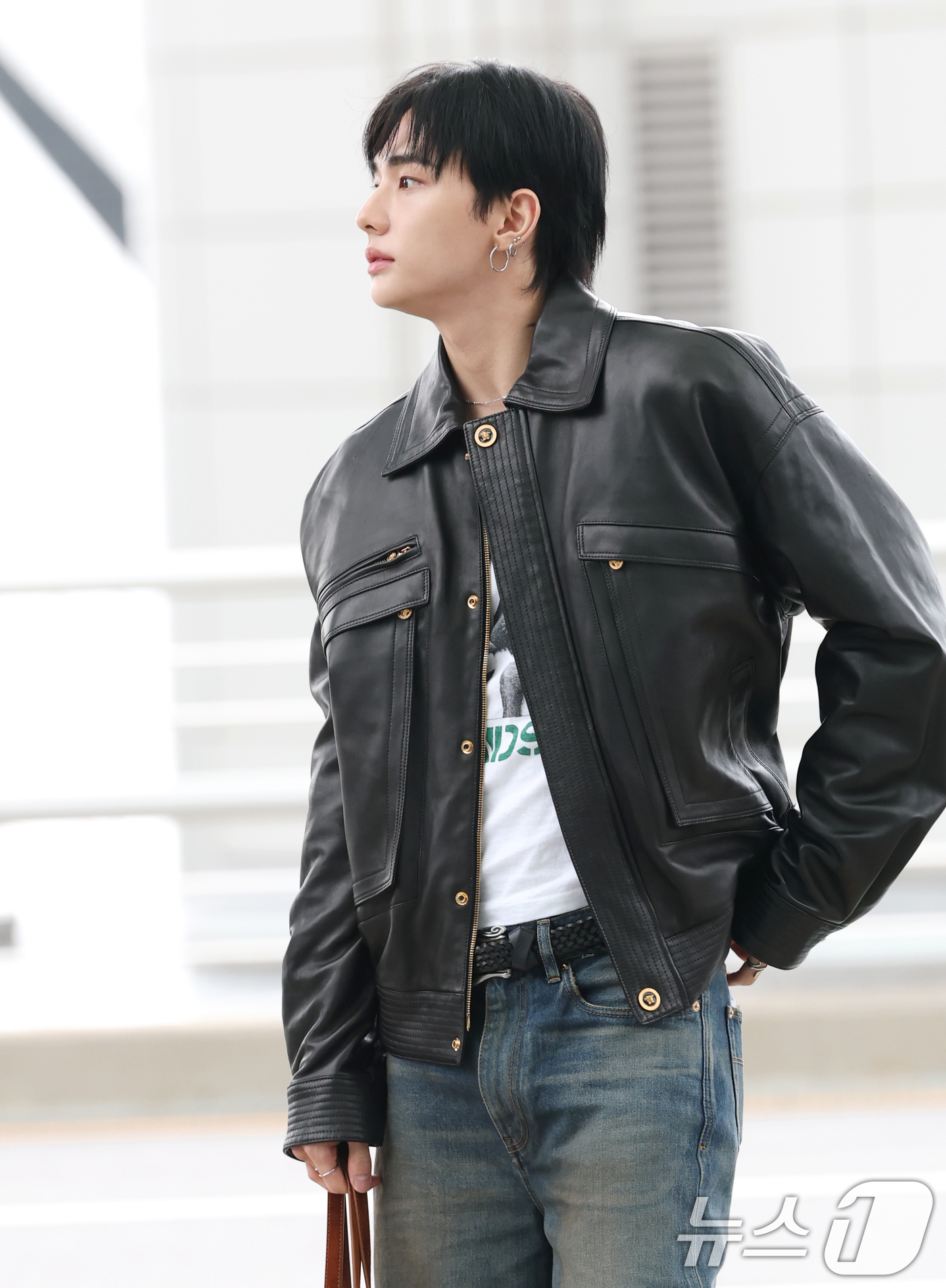 (인천공항=뉴스1) 권현진 기자 = 스트레이 키즈 현진이 해외 일정을 위해 24일 오전 인천국제공항을 통해 밀라노로 출국하고 있다. 2025.9.24/뉴스1