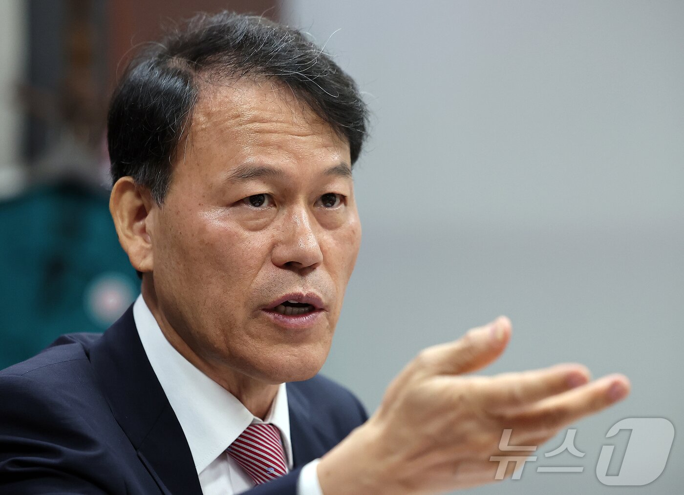 본문 이미지 - 국회 정무위원회 위원장인 윤한홍 국민의힘 의원이 24일 서울 영등포구 여의도 국회의원회관에서 뉴스1과 인터뷰를 하고 있다. 2025.9.24/뉴스1 ⓒ News1 김진환 기자