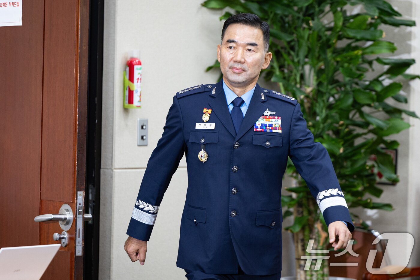 본문 이미지 - 진영승 합동참모의장 후보자가 24일 서울 여의도 국회에서 열린 국방위원회의 합동참모의장후보자 인사청문회에 출석하고 있다. 2025.9.24/뉴스1 ⓒ News1 유승관 기자