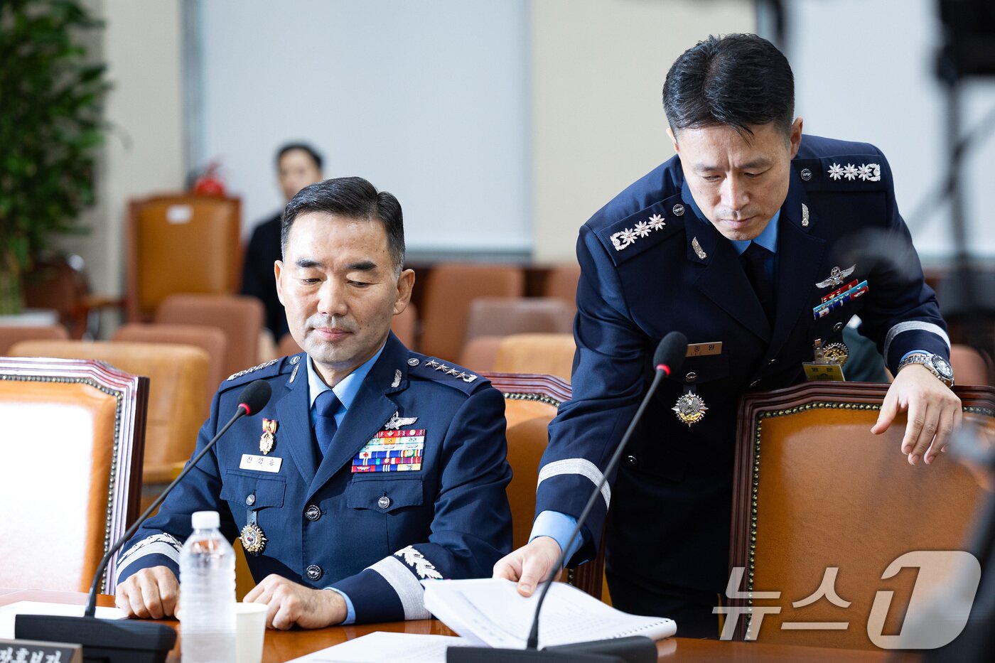 본문 이미지 - 진영승 합동참모의장 후보자가 24일 서울 여의도 국회에서 열린 국방위원회의 합동참모의장후보자 인사청문회에 출석해 청문회를 준비하고 있다. 2025.9.24/뉴스1 ⓒ News1 유승관 기자