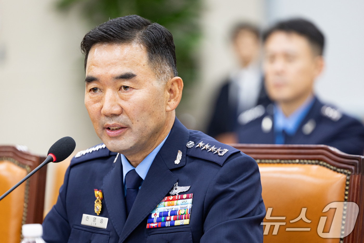 (서울=뉴스1) 유승관 기자 = 진영승 합동참모의장 후보자가 24일 서울 여의도 국회에서 열린 국방위원회의 합동참모의장후보자 인사청문회에 출석해 의원 질의에 답하고 있다. 2025 …