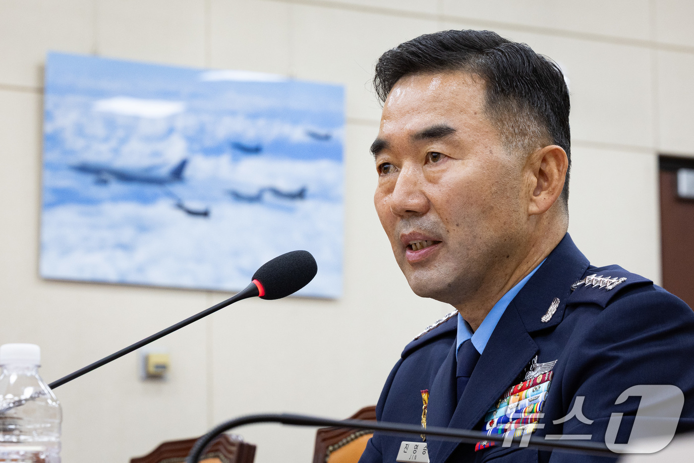 (서울=뉴스1) 유승관 기자 = 진영승 합동참모의장 후보자가 24일 서울 여의도 국회에서 열린 국방위원회의 합동참모의장후보자 인사청문회에 출석해 의원 질의에 답하고 있다. 2025 …