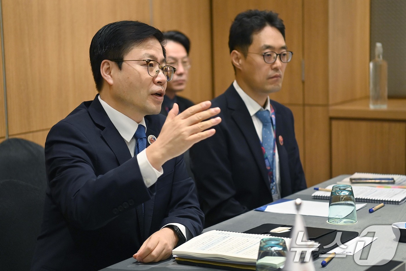 (서울=뉴스1) = 여한구 산업통상자원부 통상교섭본부장이 24일(현지시간) 말레이시아 쿠알라룸푸르 국제컨벤션센터에서 마리 엘카 팡에스투 인도네시아 대통령 국제통상·다자협력 특별고문 …