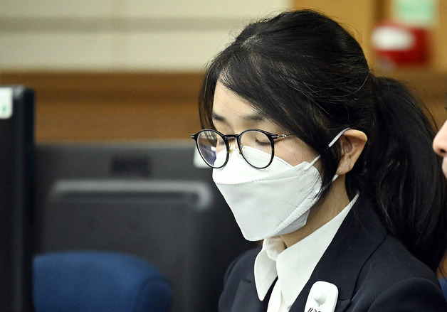 법원, 김건희 공판 중계 일부 허가…개시 후 서증조사 전까지