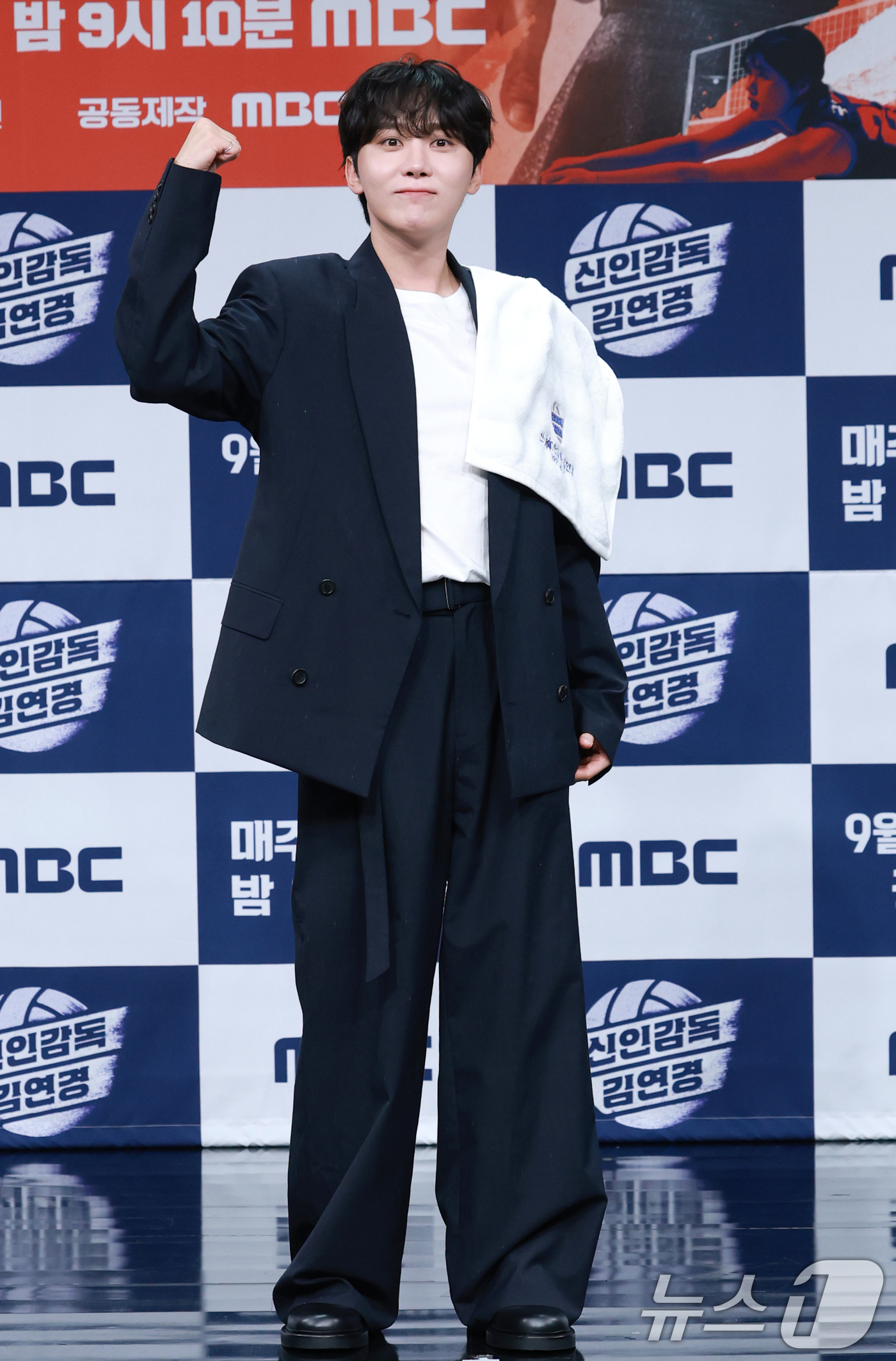 (서울=뉴스1) 권현진 기자 = 세븐틴 부승관이 24일 오후 서울 마포구 상암동 MBC 골든마우스홀에서 열린 MBC 새 예능 '신인감독 김연경' 제작발표회에 참석해 포즈를 취하고 …