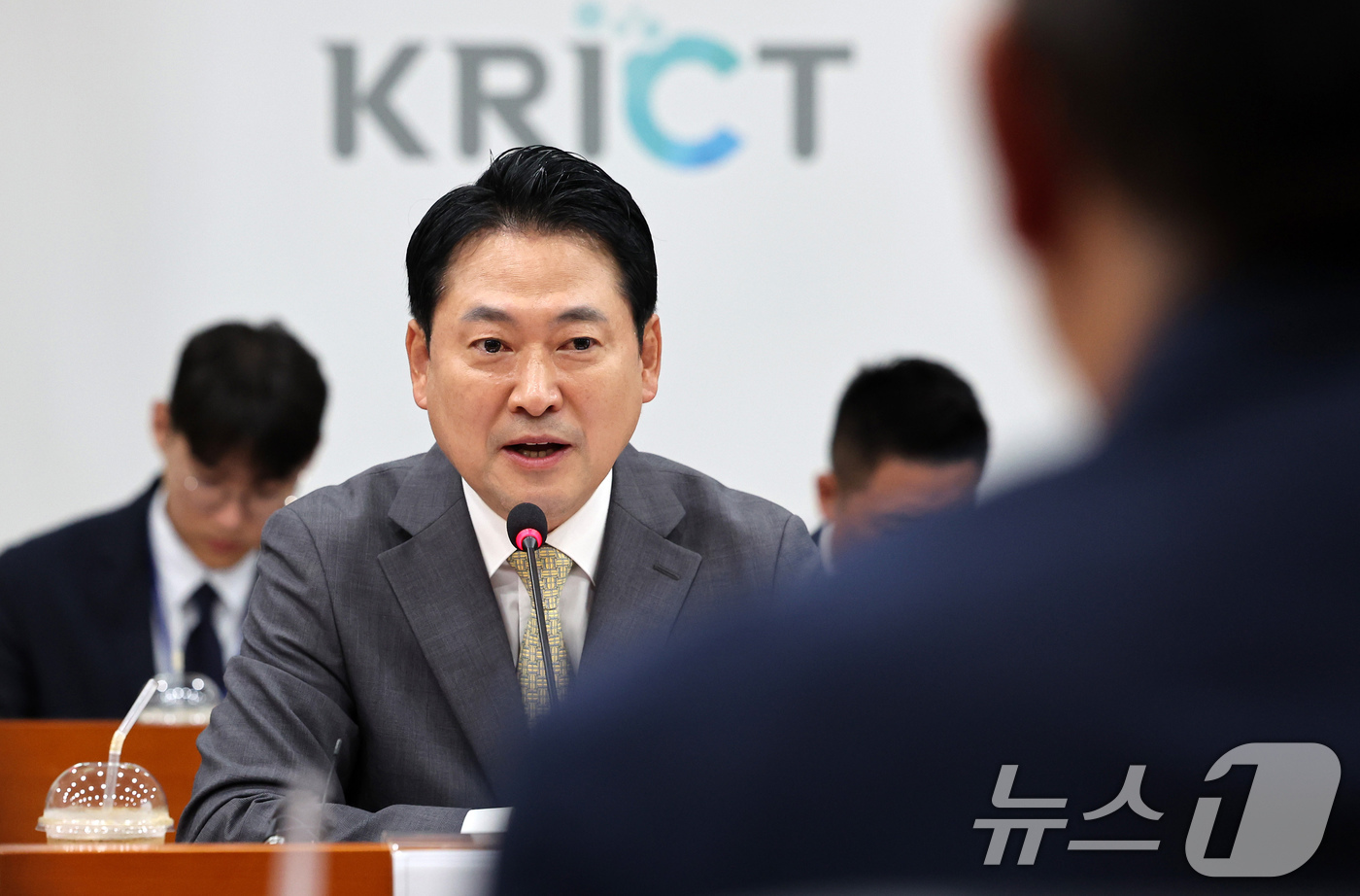 (대전=뉴스1) 김기태 기자 = 장동혁 국민의힘 대표가 24일 대전 한국화학연구원에서 열린 R&D 정책 간담회에 참석해 발언하고 있다. 2025.9.24/뉴스1