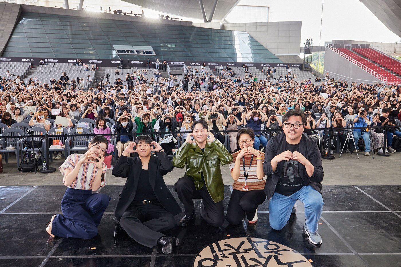 본문 이미지 - '극장의 시간들'