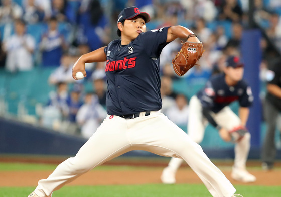 롯데 투수 박진, 팔꿈치 인대 손상…시즌 개막 앞두고 수술 진단