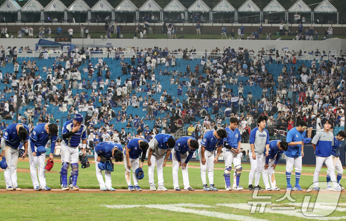 (대구=뉴스1) 공정식 기자 = 24일 오후 대구 수성구 삼성라이온즈파크에서 열린 프로야구 '2025 신한 SOL뱅크 KBO 리그' 롯데 자이언츠와 삼성 라이온즈의 경기, 9대 4 …