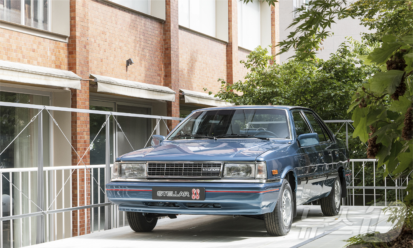 (서울=뉴스1) = 현대자동차가 쏘나타 출시 40주년을 맞아 쏘나타와 그 전신인 스텔라를 통해 오래된 관계의 의미를 되짚어보는 헤리티지 캠페인을 전개한다.현대자동차는 9월 25일( …