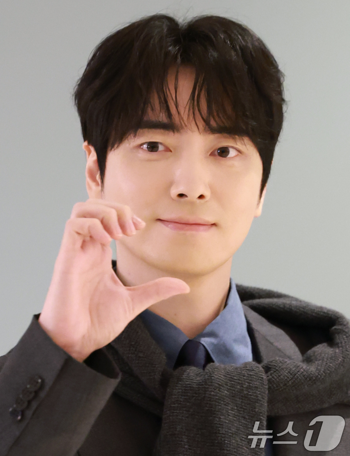 (서울=뉴스1) 권현진 기자 = 배우 이준혁이 25일 오전 서울 중구 신라호텔에서 열린 이탈리아 브랜드 까날리(CALALI) 플래그십 스토어 오픈 행사에 참석해 포즈를 취하고 있다 …