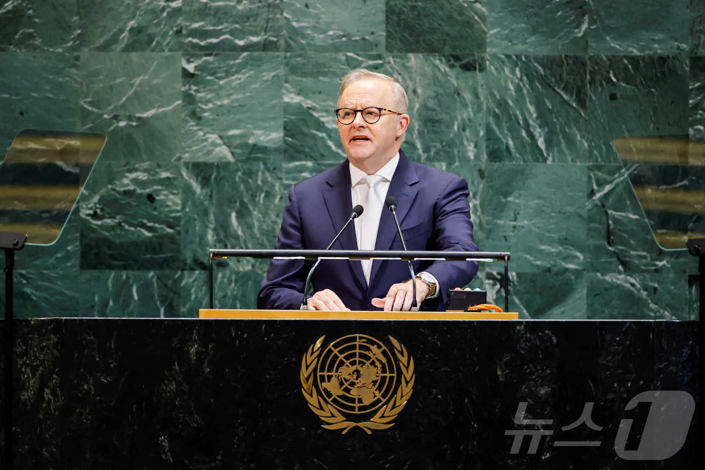 (뉴욕 로이터=뉴스1) 권준언 기자 = 앤서니 알바니즈 호주 총리가 24일(현지시간) 미국 뉴욕 유엔 본부에서 열린 제80차 유엔 총회에서 연설하고 있다. 2025.09.24.ⓒ …
