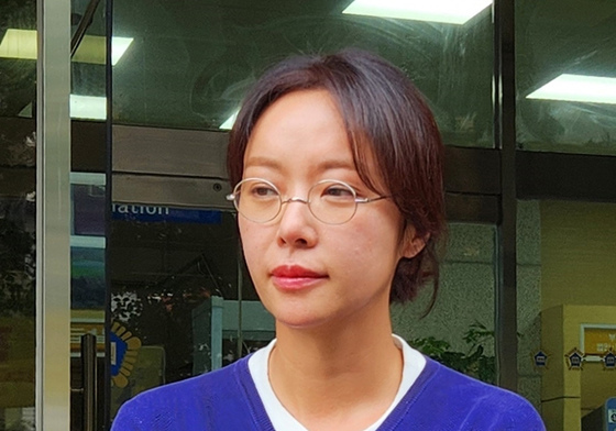 '장난감 나눔'이 폐기물 처리? 황정음 "사실 아니라 대응 안해"