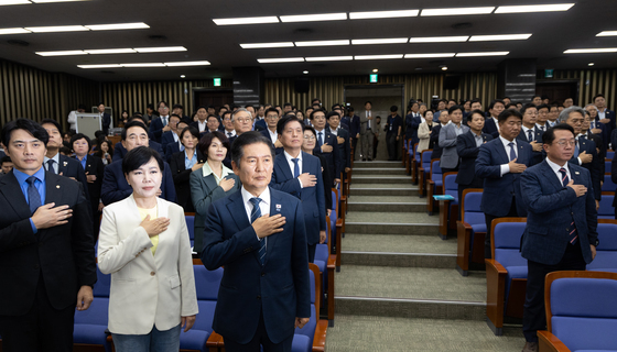 민주, 내란전담재판부법 우선 상정…재수정안 당론 추인