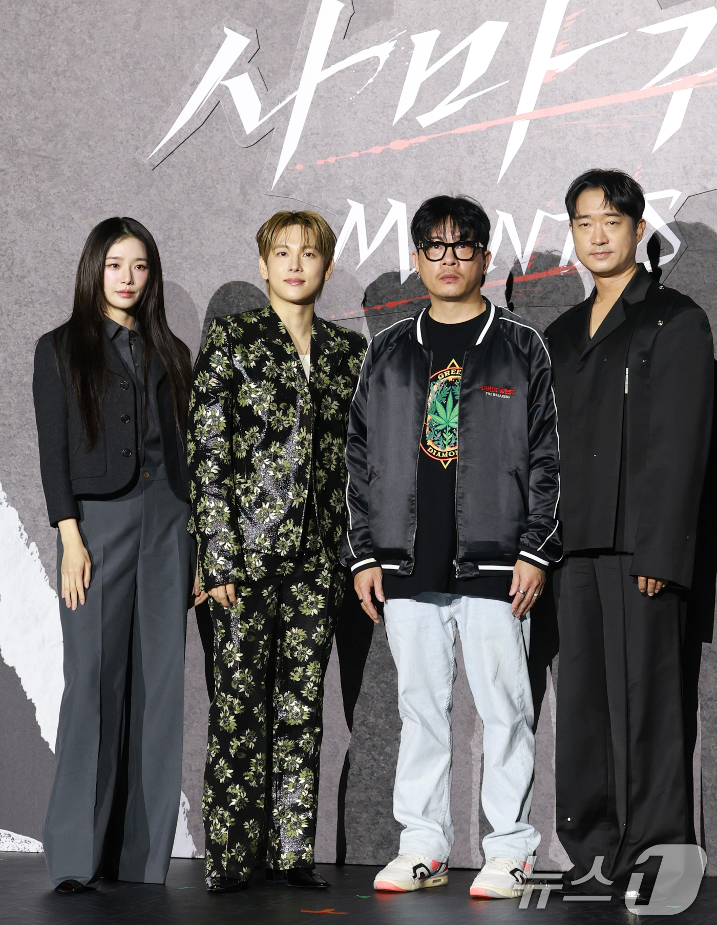 (서울=뉴스1) 권현진 기자 = 배우 박규영(왼쪽부터)과 임시완, 이태성 감독, 조우진이 25일 오후 서울 광진구 자양동 롯데시네마 건대입구점에서 열린 넷플릭스 영화 ‘사마귀’ 제 …