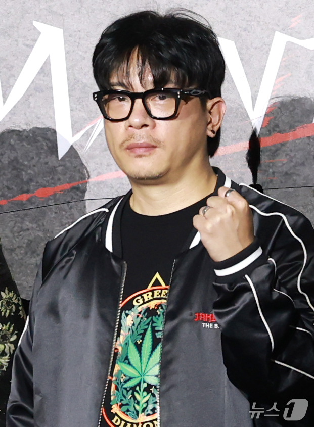 (서울=뉴스1) 권현진 기자 = 배우 이태성 감독이 25일 오후 서울 광진구 자양동 롯데시네마 건대입구점에서 열린 넷플릭스 영화 ‘사마귀’ 제작보고회에 참석해 파이팅을 외치고 있다 …