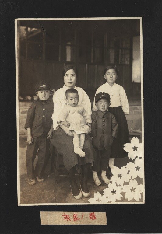 본문 이미지 - 나혜석 사진첩_나혜석의 가족 &#40;수원시립미술관 제공&#41;