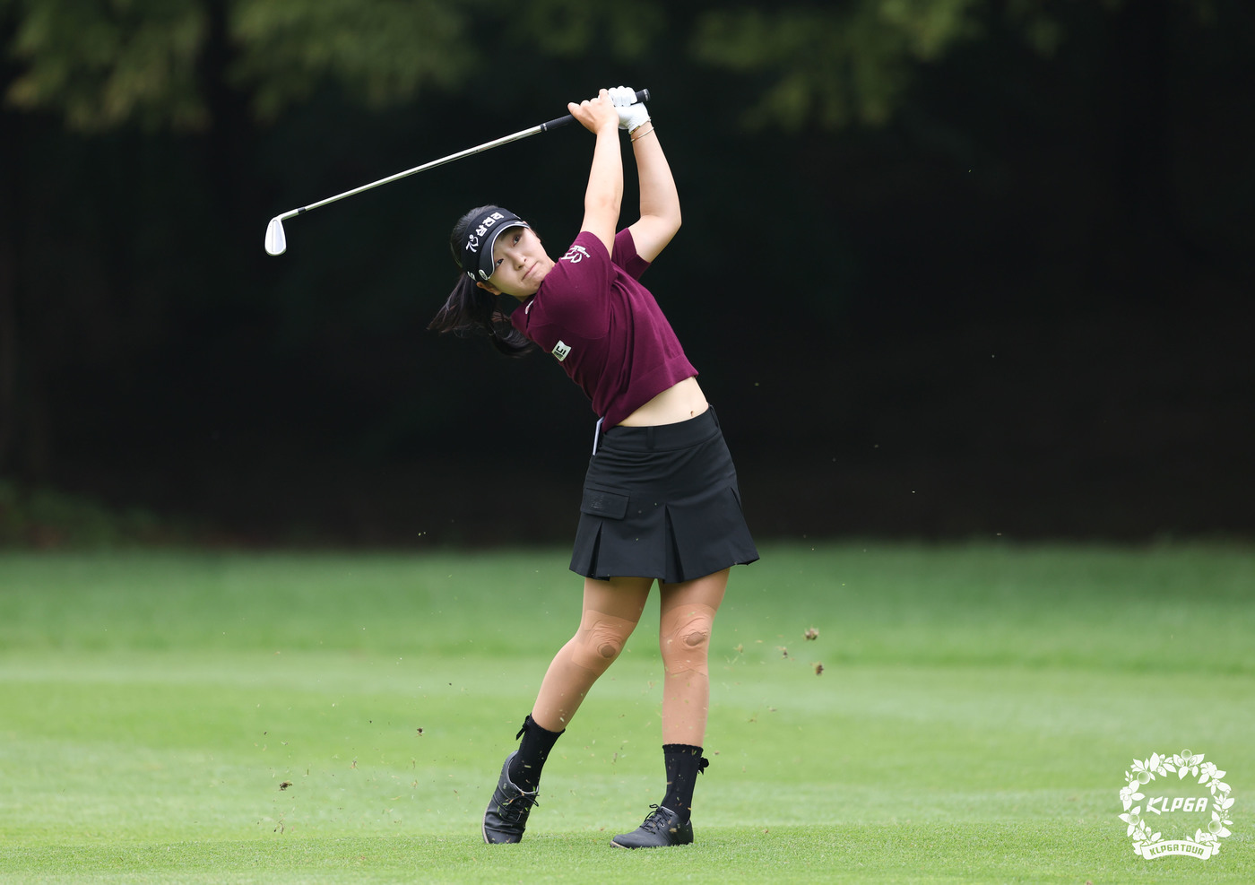 (서울=뉴스1) = 유현조가 25일 경기 여주시 블루헤런GC에서 열린 '제25회 하이트진로 챔피언십' 1라운드 1번홀에서 아이언샷을 치고 있다. (KLPGA 제공. 재판매 및 DB …