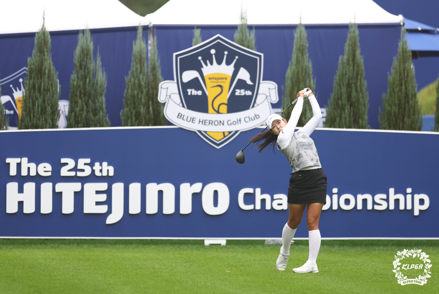 (서울=뉴스1) = 박보겸이 25일 경기 여주시 블루헤런GC에서 열린 '제25회 하이트진로 챔피언십' 1라운드 1번홀에서 티샷을 치고 있다. (KLPGA 제공. 재판매 및 DB 금 …