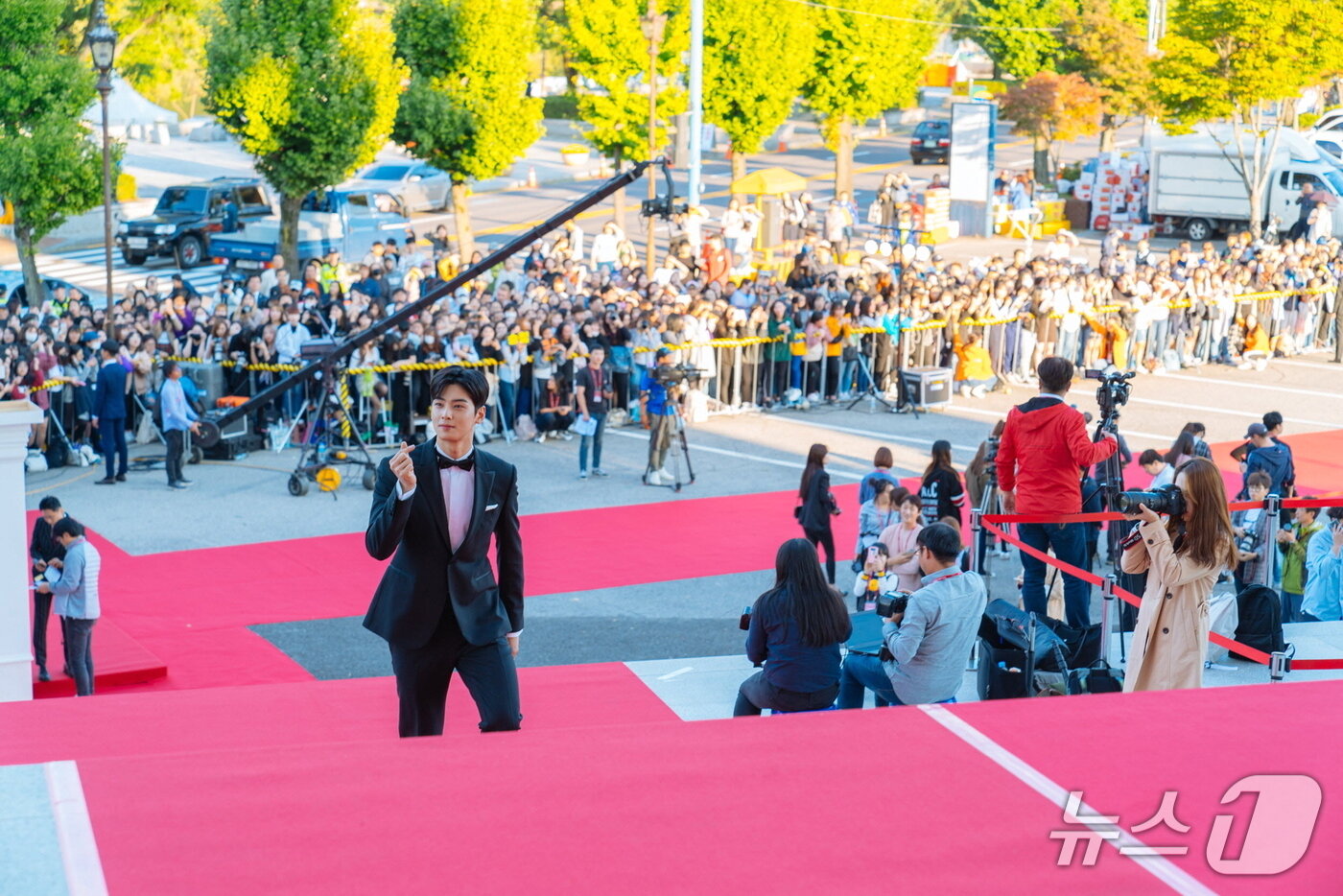 본문 이미지 - 진주 코리아드라마페스티벌 레드카펫&#40;진주시 제공. 재판매 및 DB금지&#41;.
