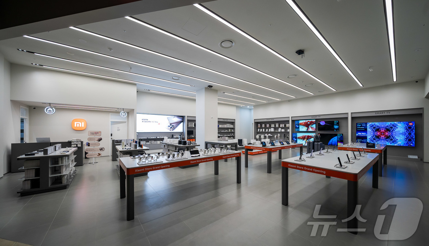(서울=뉴스1) = 25일 샤오미코리아가 서울 광진구 구의역 근처에 신규 매장 ‘Xiaomi 스토어 NC이스트폴점’과 마곡역 근처 ‘Xiaomi 스토어 원그로브점’을 27일 오픈한 …
