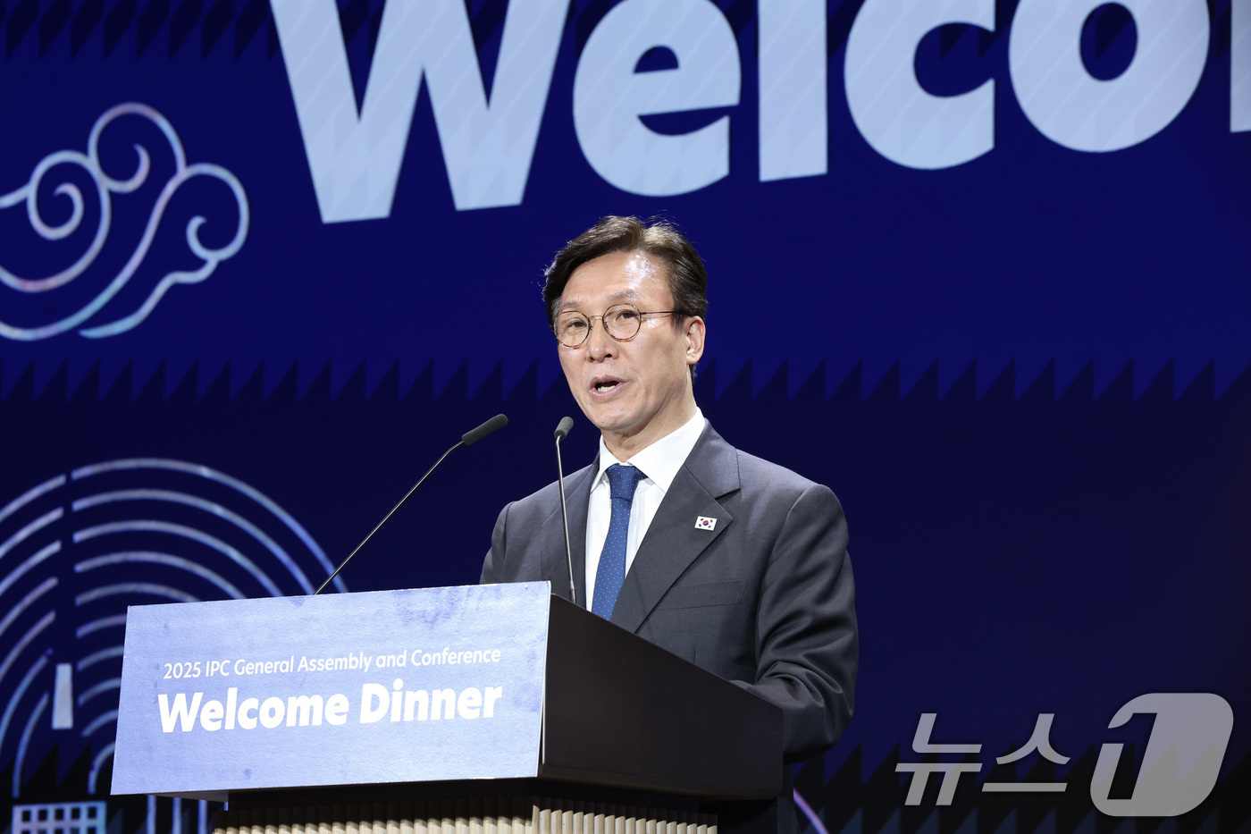 (서울=뉴스1) 임세영 기자 = 김민석 국무총리가 25일 서울 강남구 웨스틴서울파르나스호텔에서 열린 2025 서울 국제패럴림픽위원회(IPC) 정기총회 환영만찬에 참석해 축사를 하고 …
