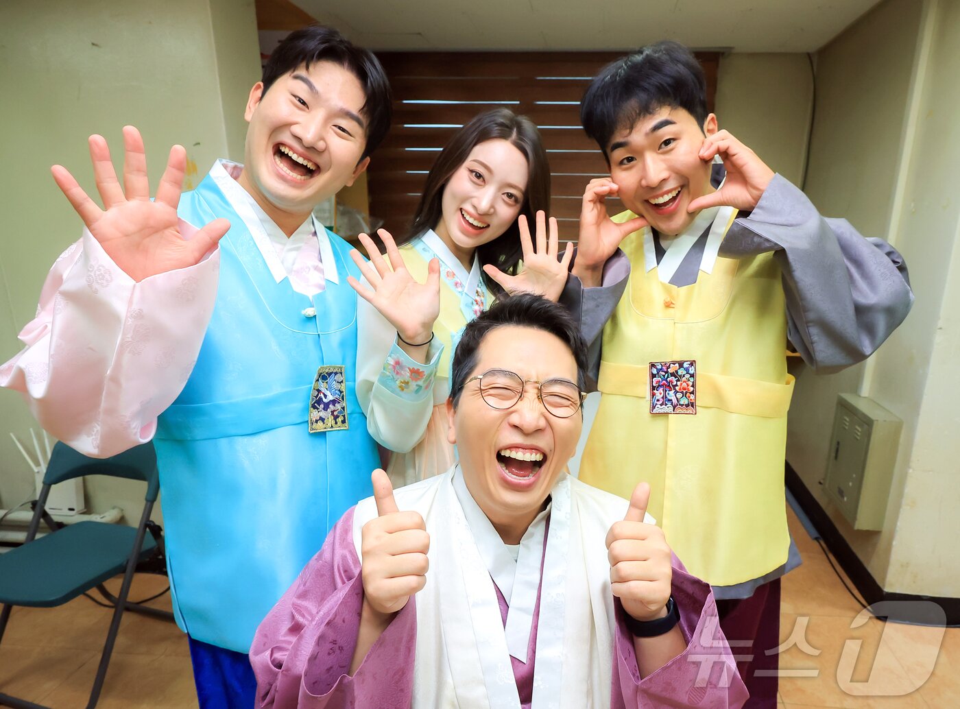 본문 이미지 - KBS2TV 개그콘서트에 출연 중인 오민우&#40;왼쪽부터&#41;, 손민경, 정범균, 장현욱 / 뉴스1 ⓒ News1 김진환 기자