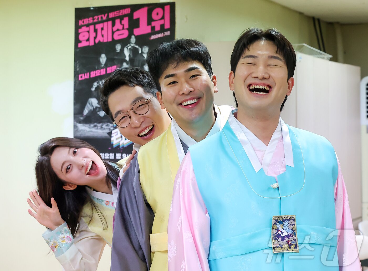 본문 이미지 - KBS2TV 개그콘서트에 출연 중인 손민경&#40;왼쪽부터&#41;, 정범균, 장현욱, 오민우 / 뉴스1 ⓒ News1 김진환 기자