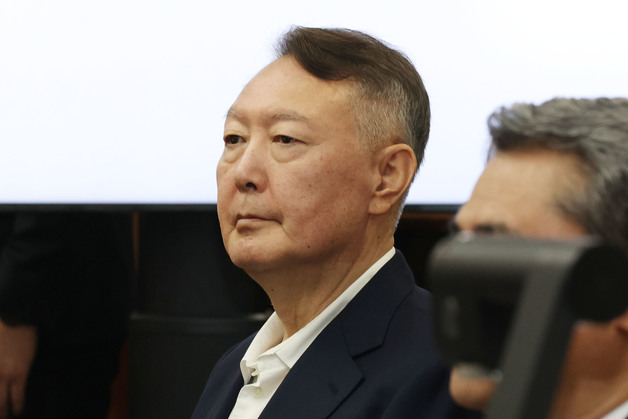 '건강 안 좋다' 같지만…수사·재판 다른 전략 펴는 尹부부, 왜?
