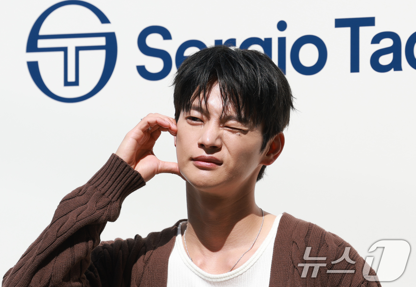 (서울=뉴스1) 권현진 기자 = 배우 서인국이 26일 오후 서울 용산구 한남동에서 진행된 프리미엄 클래식 라이프스타일 브랜드 세르지오 타키니(Sergio Tacchini) 플래그십 …