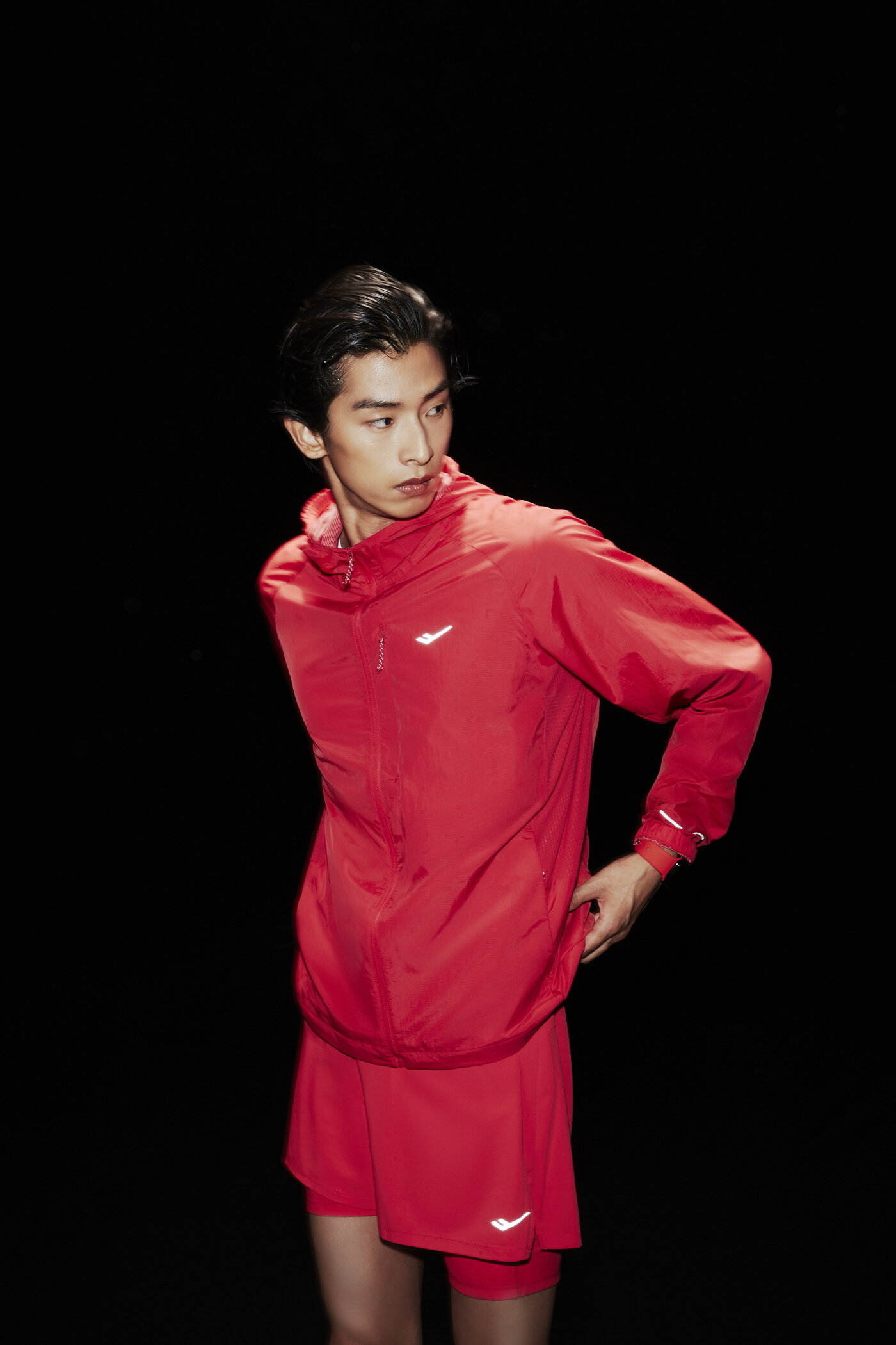 본문 이미지 - 러닝 우븐 재킷.&#40;프로스펙스제공&#41;