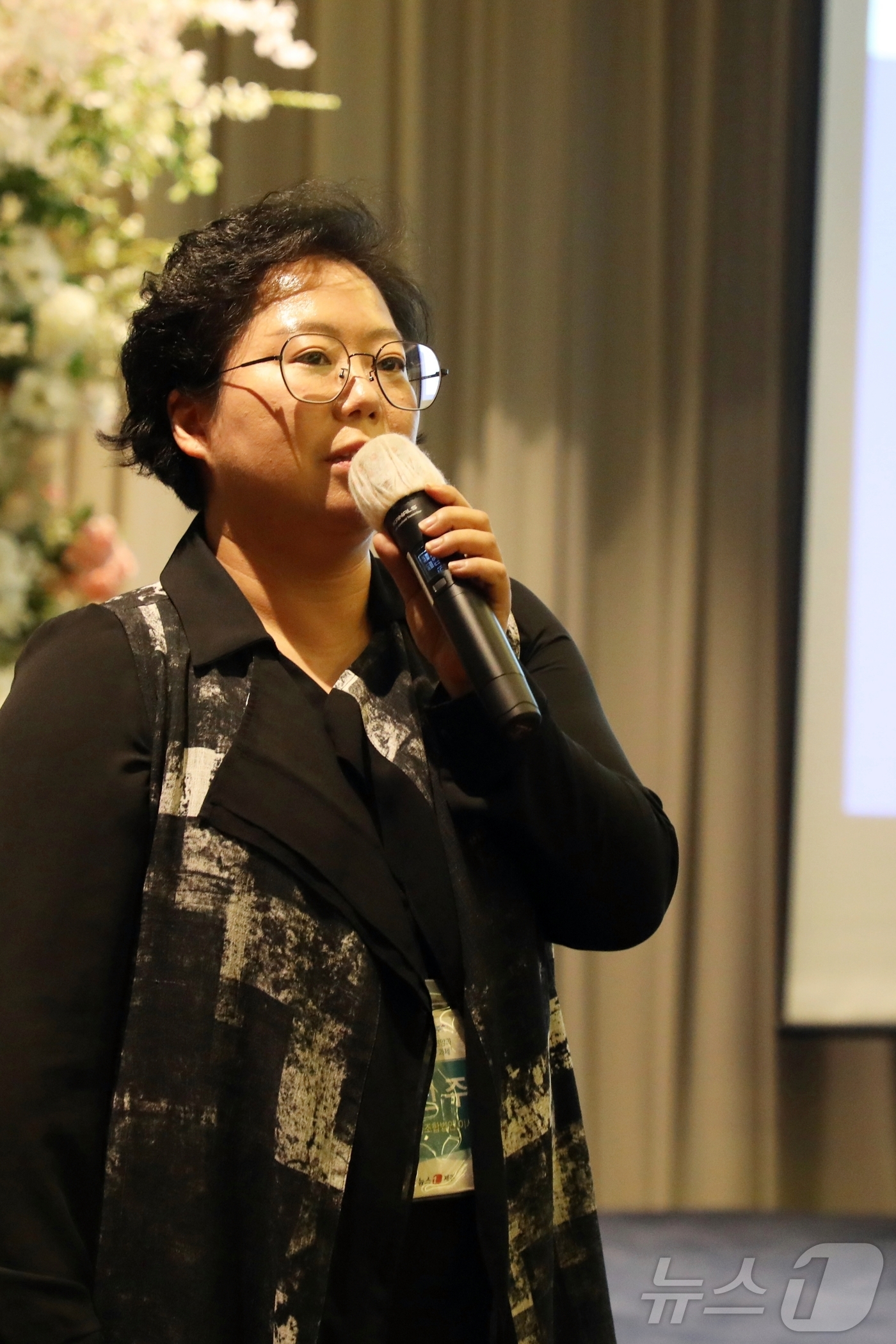 (제주=뉴스1) 홍수영 기자 = 강선주 더제주영농조합법인 이사가 26일 제주아스타호텔에서 열린 '제10회 제주플러스포럼'에서 발제하고 있다. 이 포럼은 제주대학교RISE사업단과 제 …