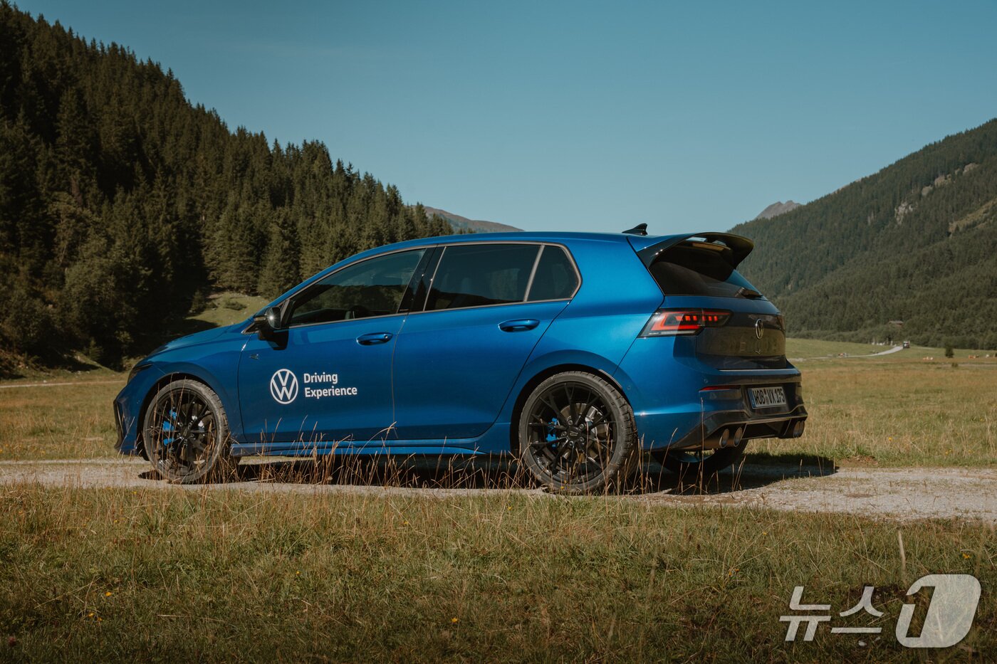 본문 이미지 -  폭스바겐 골프 R.&#40;폭스바겐 제공&#41;