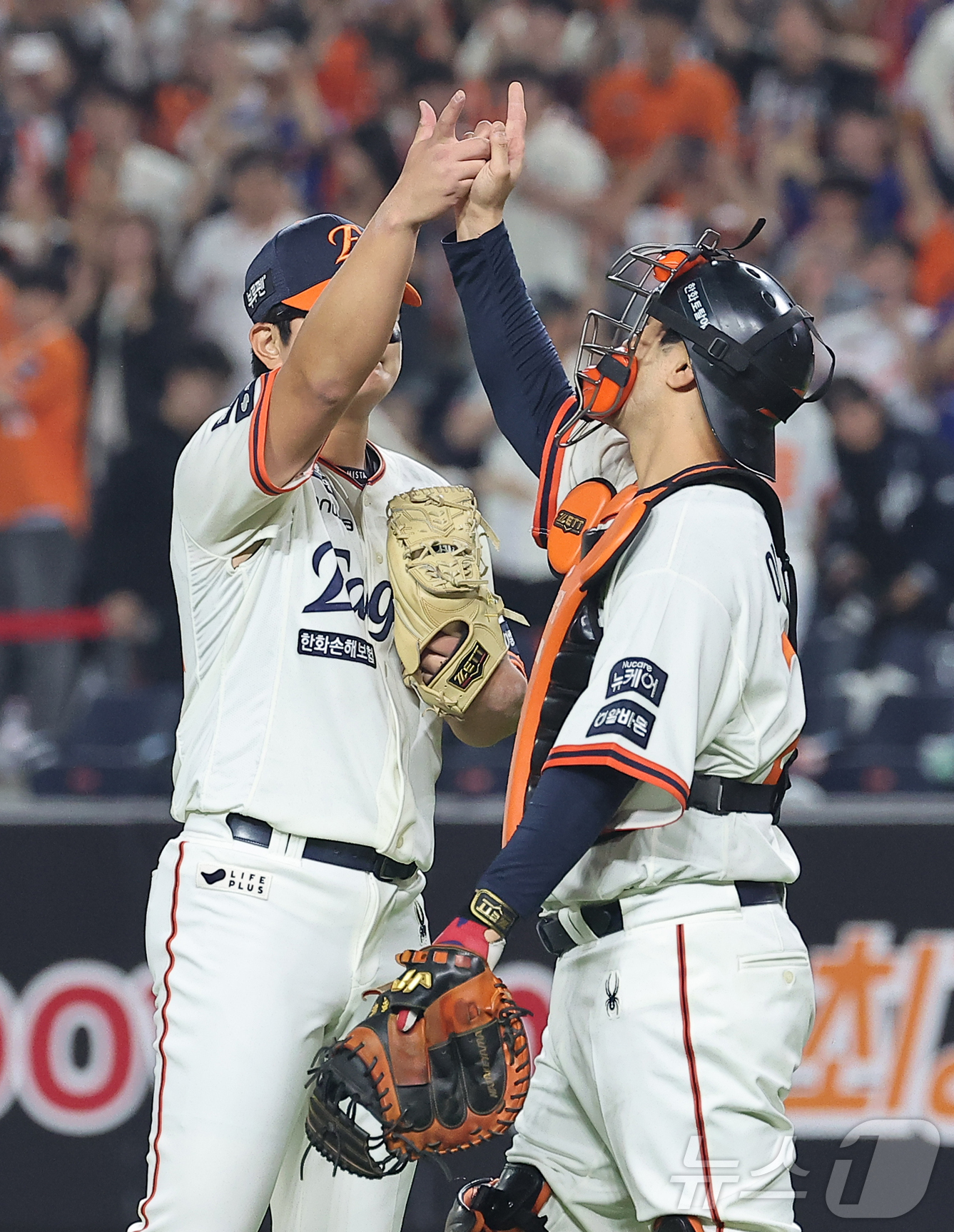 (대전=뉴스1) 김진환 기자 = 26일 오후 대전 한화생명 볼파크에서 열린 프로야구 '2025 신한 SOL뱅크 KBO 리그' LG 트윈스와 한화 이글스의 경기, 4대1로 승리한 한 …