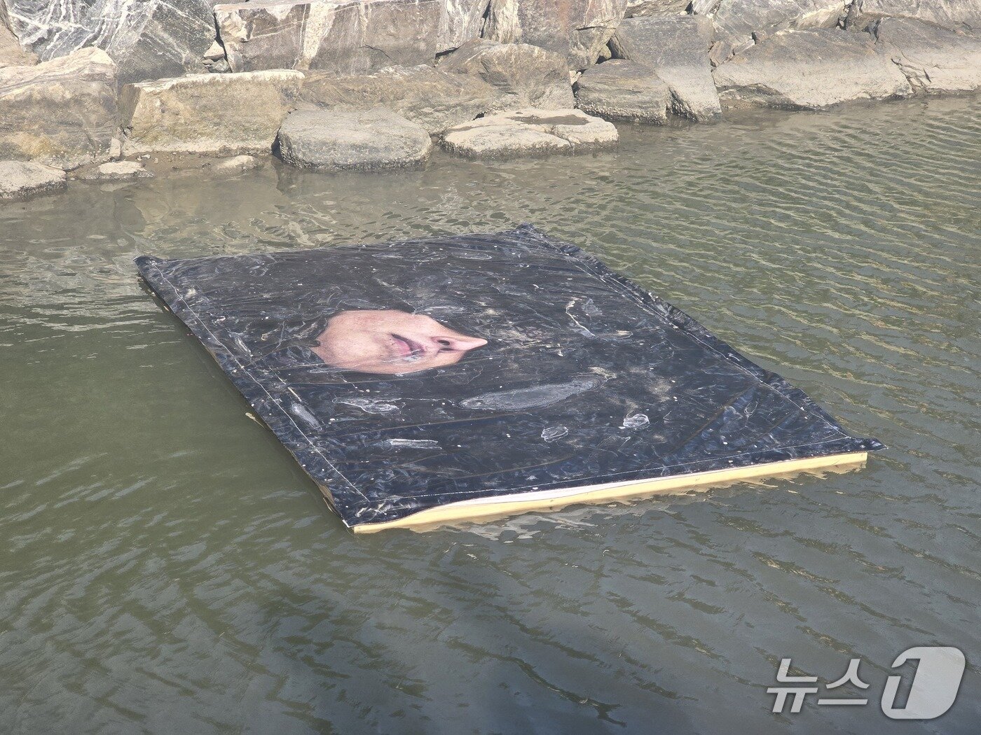 본문 이미지 - 2025바다미술제 전시 전경. ⓒ 뉴스1 김정한 기자