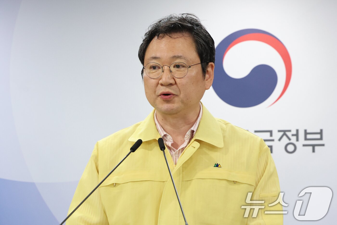 본문 이미지 - 이재용 국가정보자원관리원장이 27일 오전 서울 종로구 정부서울청사에서 국가정보자원관리원 화재 관련 브리핑을 하고 있다. 2025.9.27/뉴스1 ⓒ News1 황기선 기자