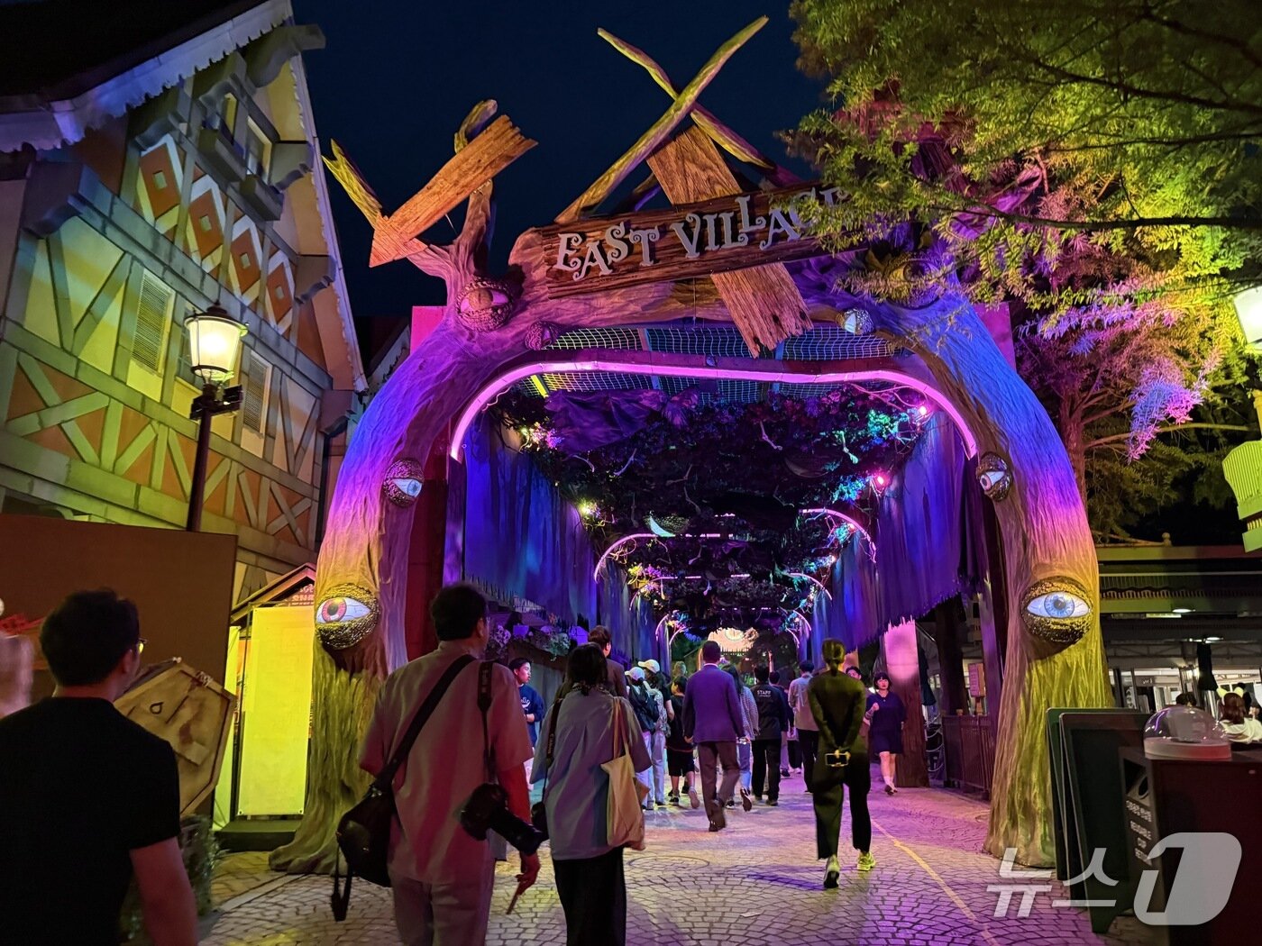 본문 이미지 - 에버랜드는 가을축제 동안 '오즈의 마법사' 세계관으로 변신한다.ⓒ News1 윤슬빈 기자