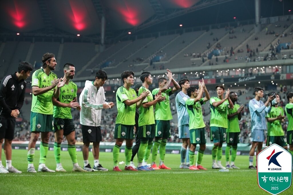 본문 이미지 - 전북 현대 선수들&#40;한국프로축구연맹 제공&#41; 