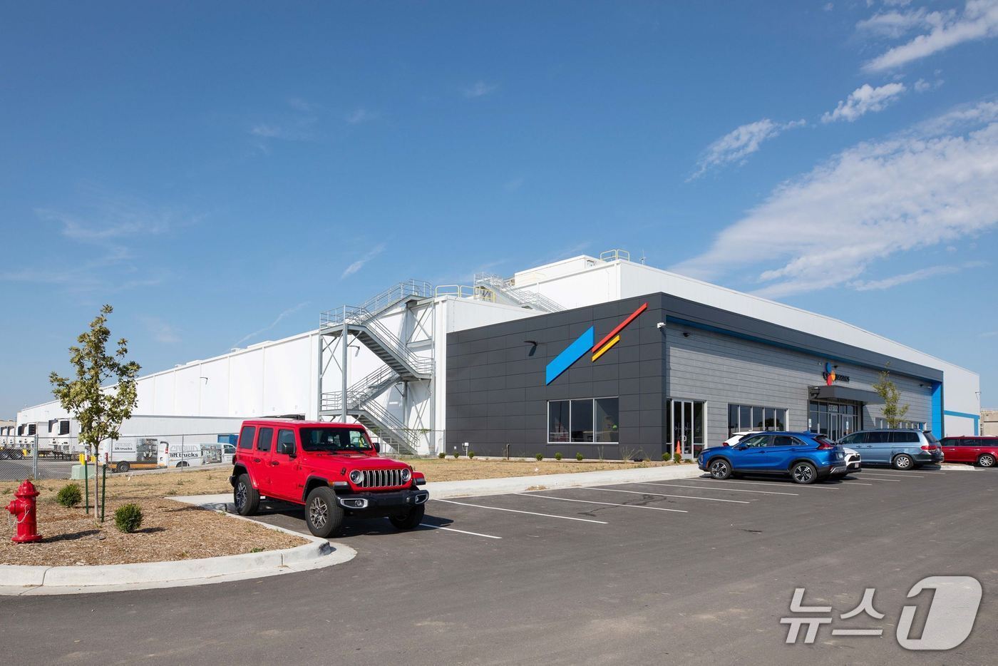 본문 이미지 - CJ대한통운이 미국 캔자스주 뉴센추리에 구축한 콜드체인 물류센터 전경 (CJ대한통운 제공)
