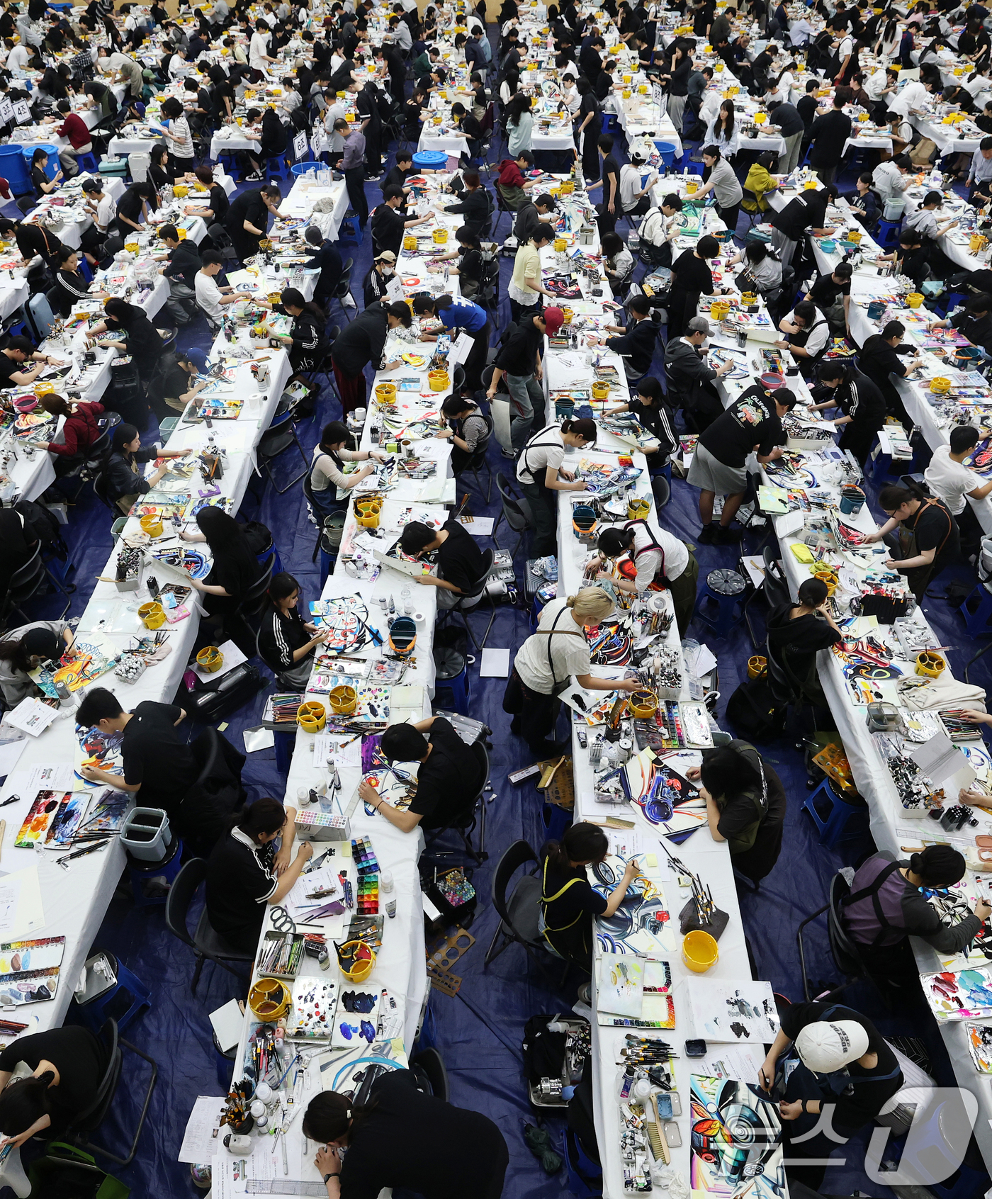 (서울=뉴스1) 오대일 기자 = 28일 서울 노원구 삼육대학교 체육관에서 열린 2026학년도 아트앤디자인학과 수시모집 미술 실기고사에서 수험생들이 평소 갈고 닦은 실력을 뽐내고 있 …