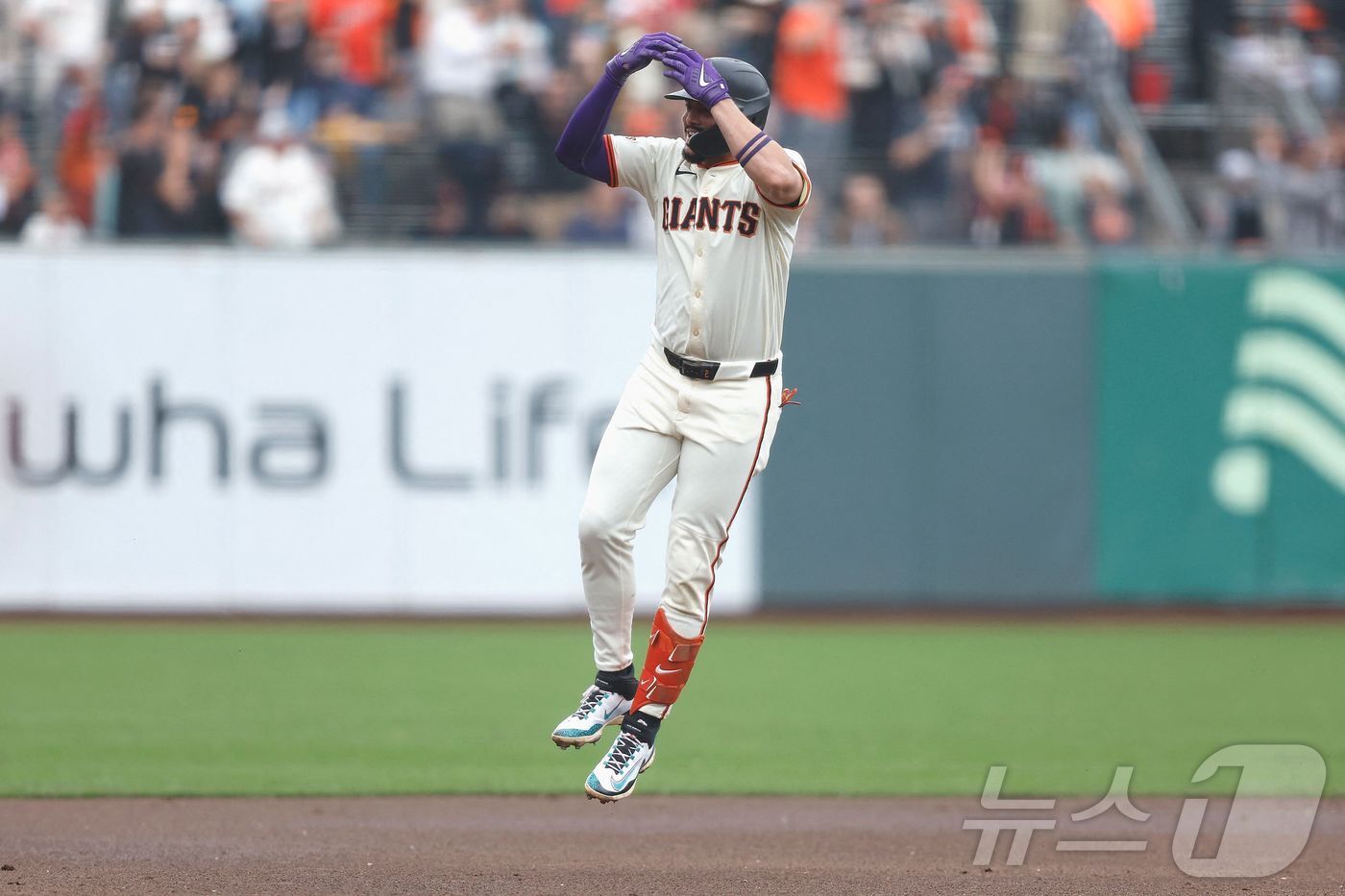 본문 이미지 - 윌리 아다메스는 2004년 배리 본즈 이후 처음으로 시즌 30홈런을 터뜨린 샌프란시스코 자이언츠 선수로 이름을 올렸다. ⓒ AFP=뉴스1