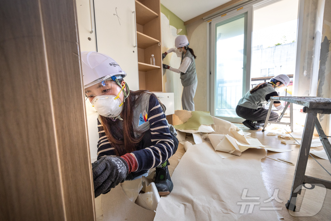 (서울=뉴스1) = 대한항공은 지난 26일 서울 강서구 지온보육원에서 지역 아동의 건강한 성장과 안전한 주거환경을 조성하는 봉사활동을 펼쳤다고 29일 밝혔다.대한항공-아시아나항공 …