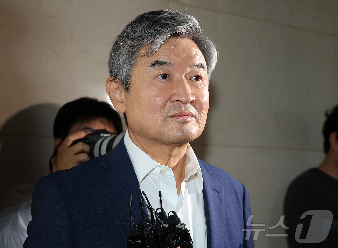 본문 이미지 - 조태용 전 국정원장이 29일 오전 서울 서초구 순직해병 특검팀&#40;이명현 특별검사&#41; 사무실에서 조사를 받기 위해 출석하고 있다. 2025.9.29/뉴스1 ⓒ News1 김진환 기자