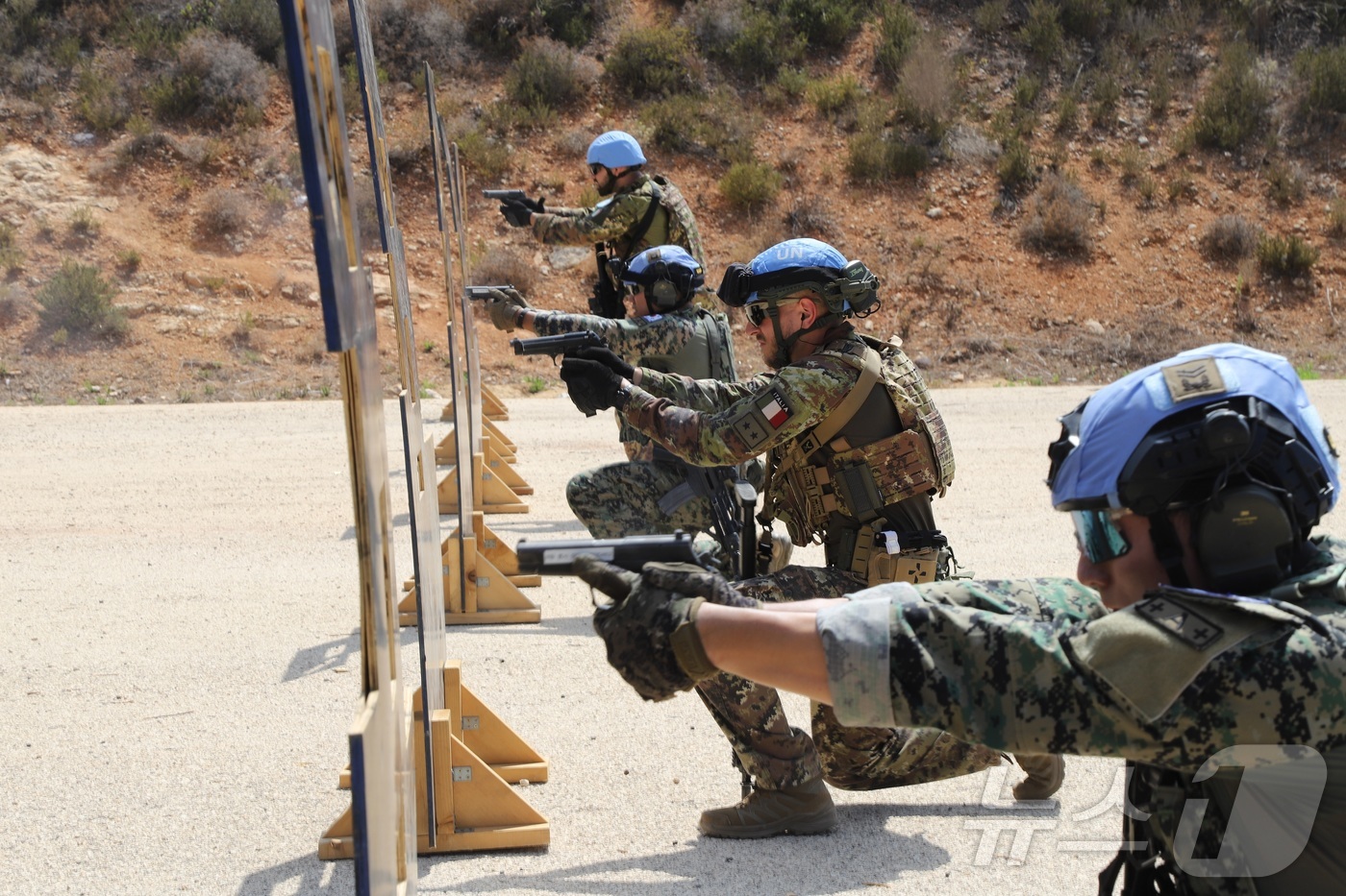 (서울=뉴스1) = 합동참모본부는 레바논의 ‘동명부대’와 남수단의 ‘한빛부대’가 유엔평화유지군(PKO) 소속으로 활동하며 분쟁지역의 안정화와 민간인 보호라는 중요한 임무를 수행하고 …